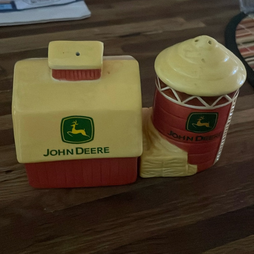 JOHN DEERE Salt & Pepper shakers